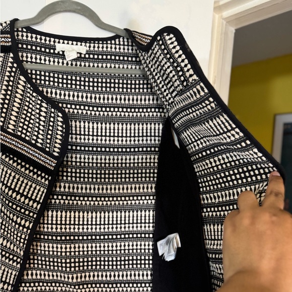 H&M Boho Tapestry Black White Patterned Fringe Vest | Size 8 - Picture 9 of 12